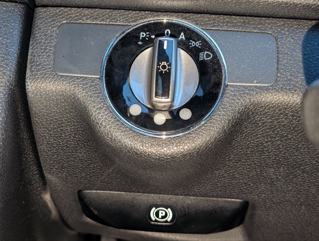 2009 Mercedes-Benz C-Class Image 20