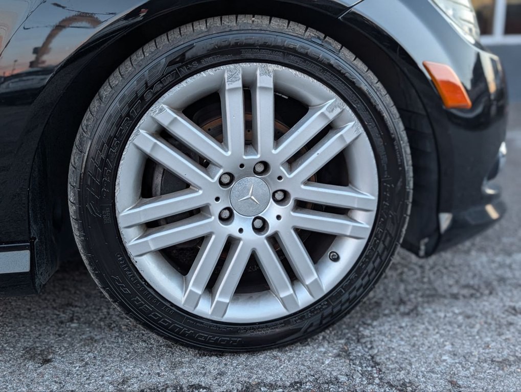 2009 Mercedes-Benz C-Class Image 21