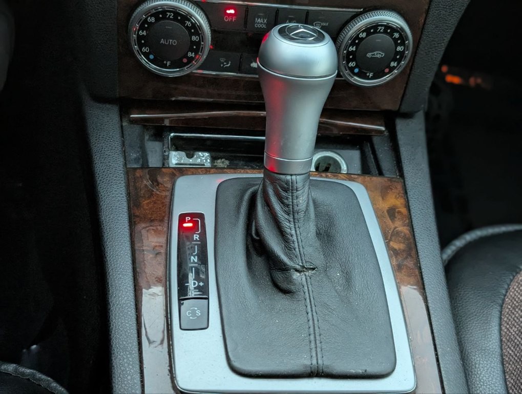 2009 Mercedes-Benz C-Class Image 23