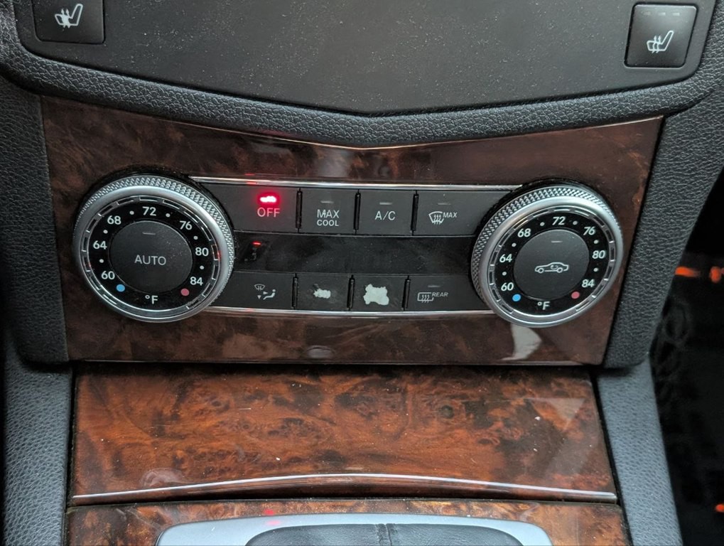 2009 Mercedes-Benz C-Class Image 25