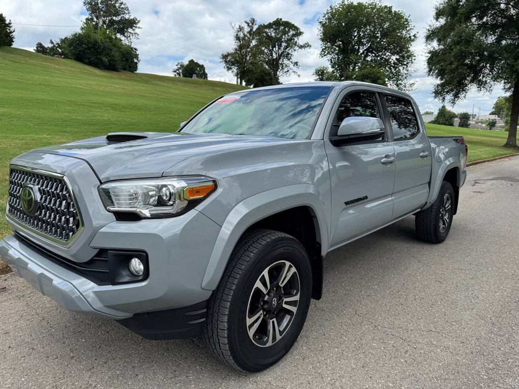 2019 Toyota Tacoma Image 2