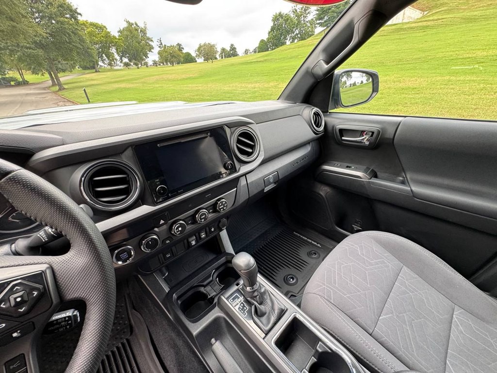 2019 Toyota Tacoma Image 11