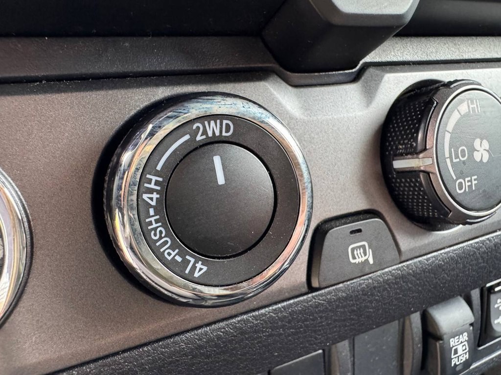 2019 Toyota Tacoma Image 18