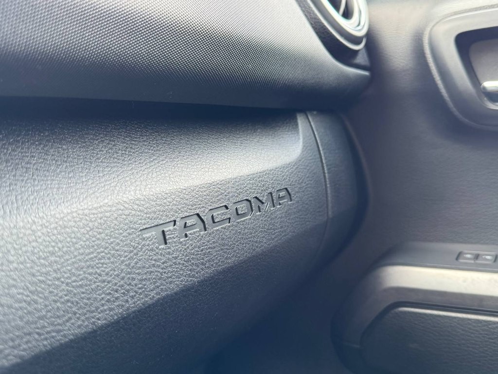2019 Toyota Tacoma Image 21