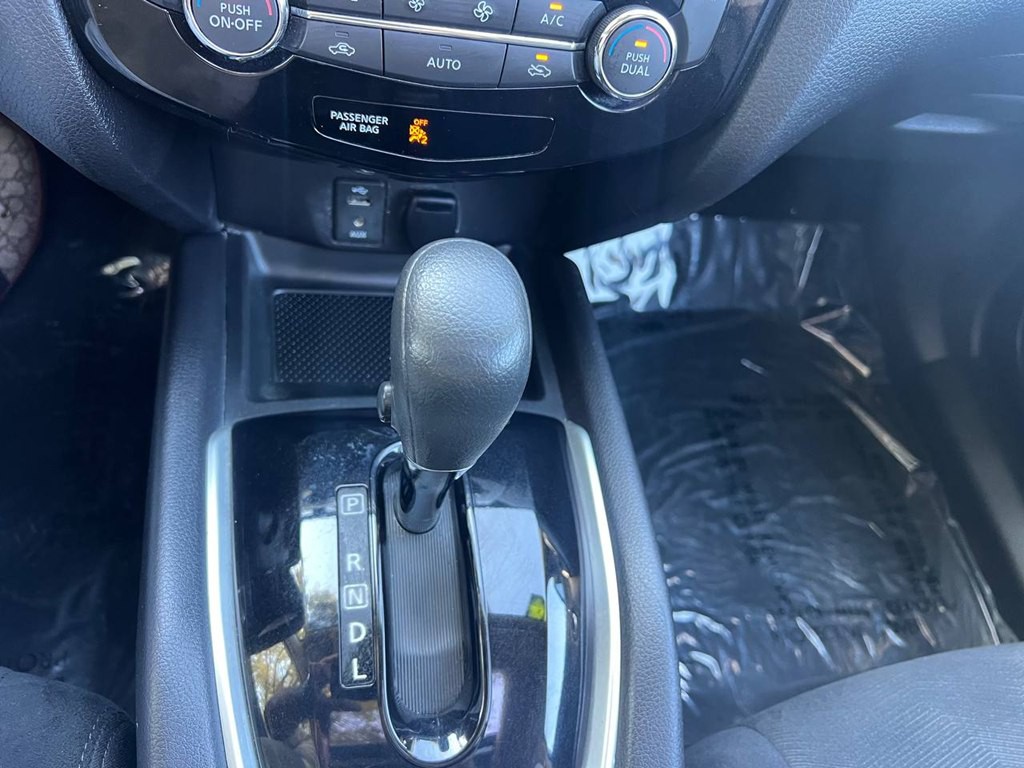2014 Nissan Rogue Image 18