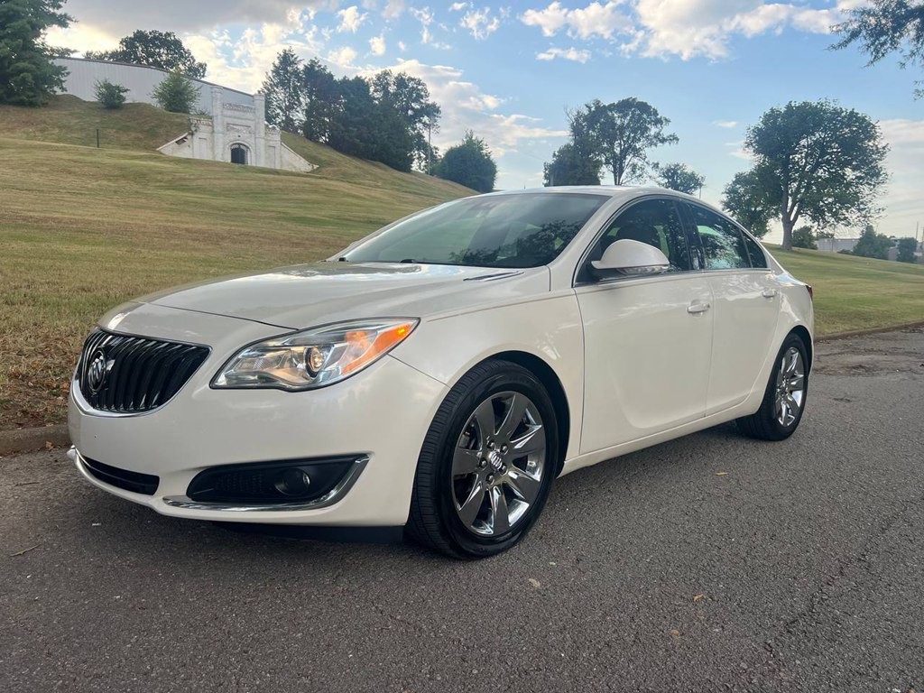 2015 Buick Regal Image 2
