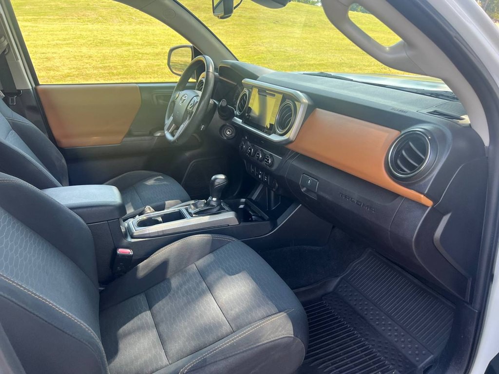 2018 Toyota Tacoma Image 14