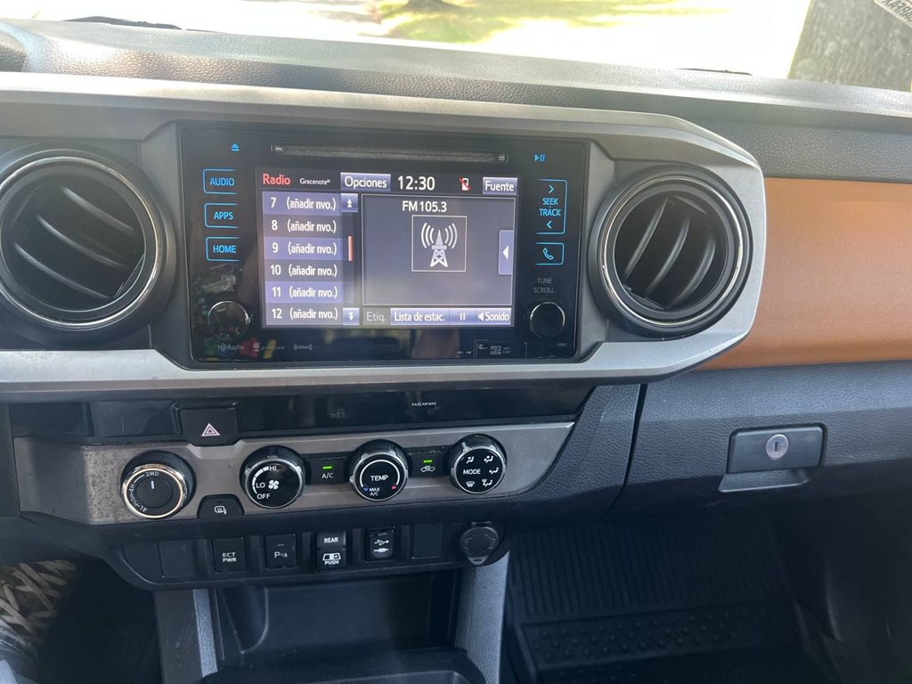 2018 Toyota Tacoma Image 18
