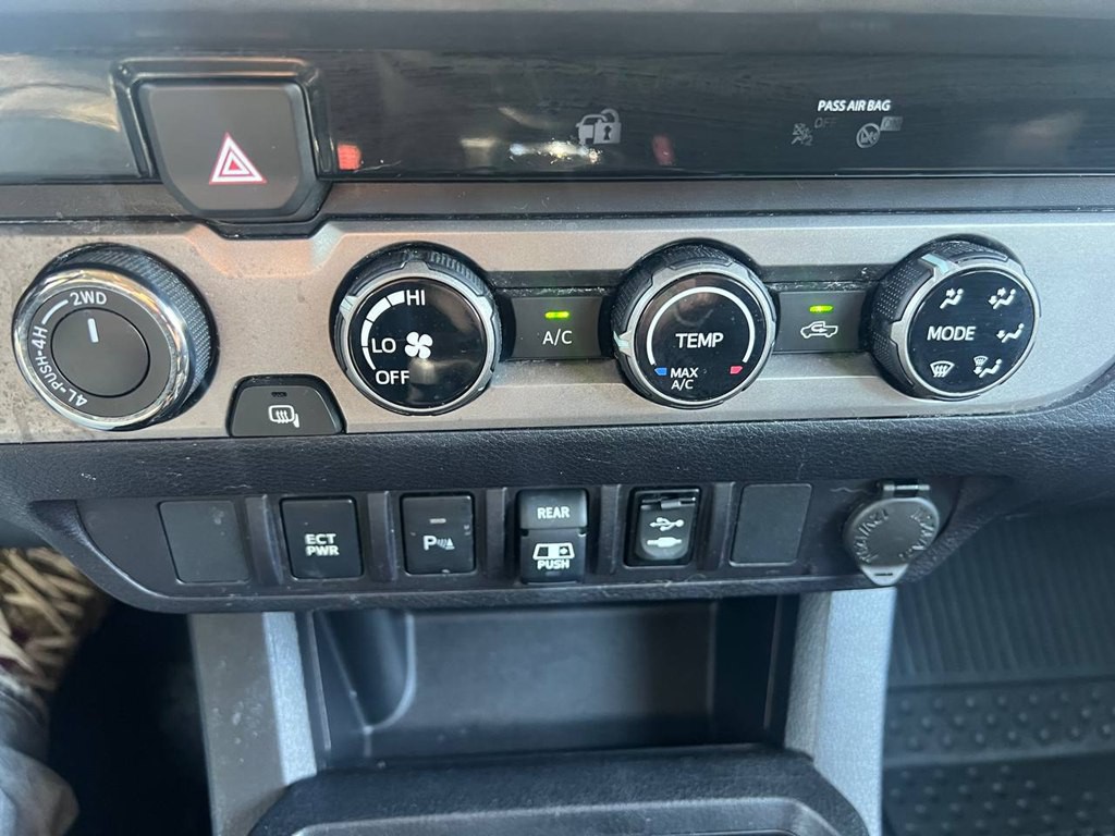 2018 Toyota Tacoma Image 19