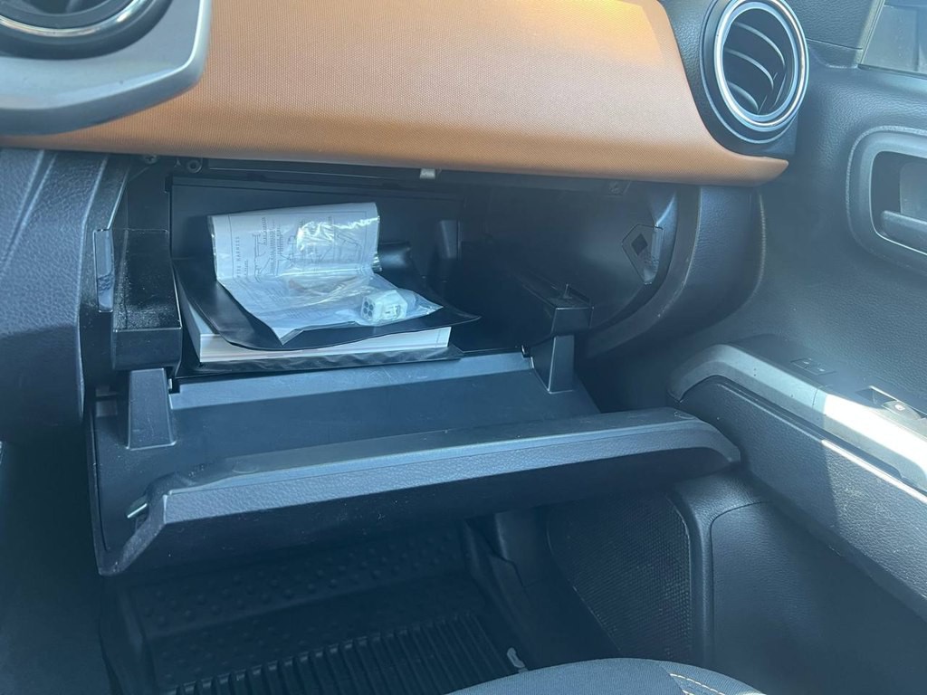 2018 Toyota Tacoma Image 34