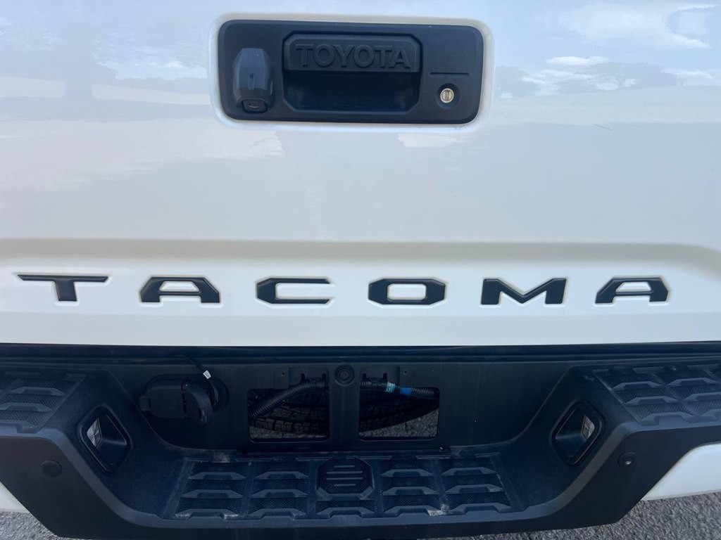 2018 Toyota Tacoma Image 36