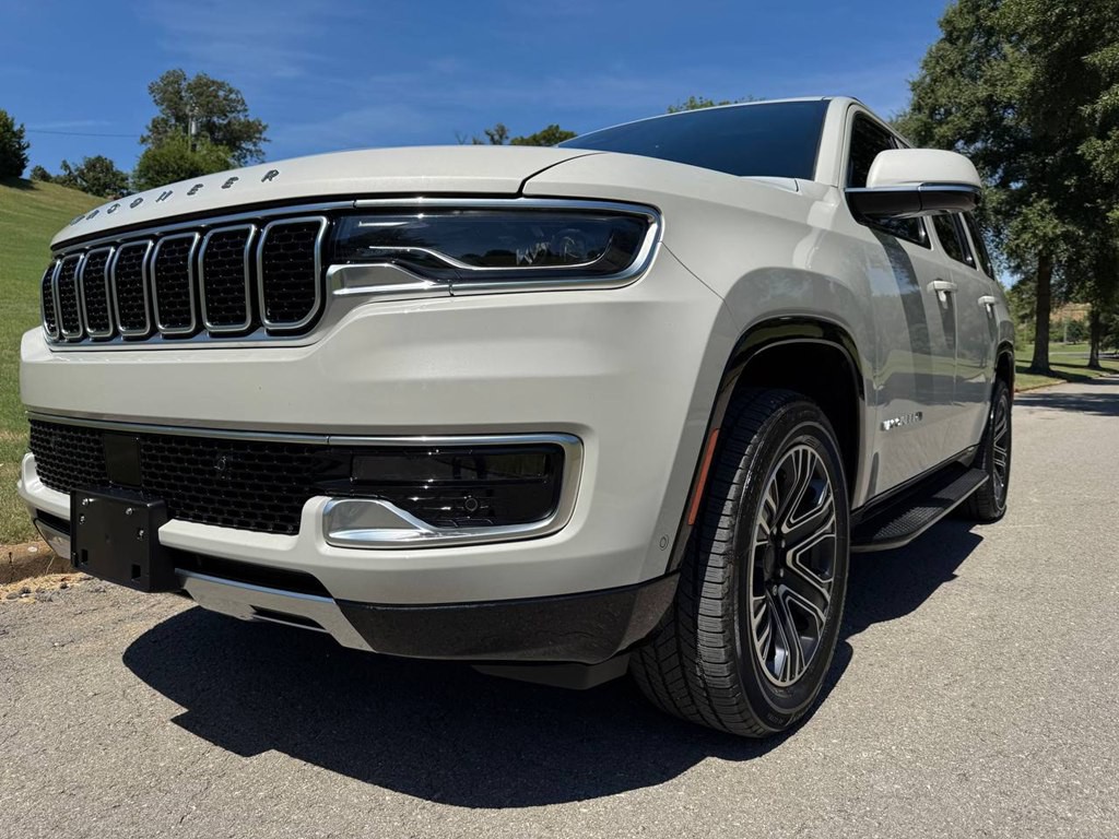 2022 Jeep Wagoneer Image 11