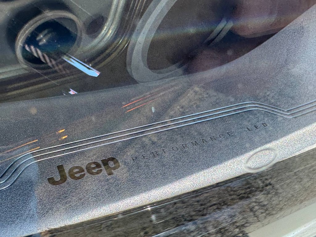 2022 Jeep Wagoneer Image 14