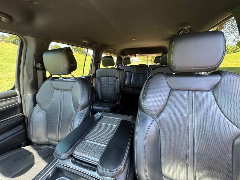 2022 Jeep Wagoneer Image 30