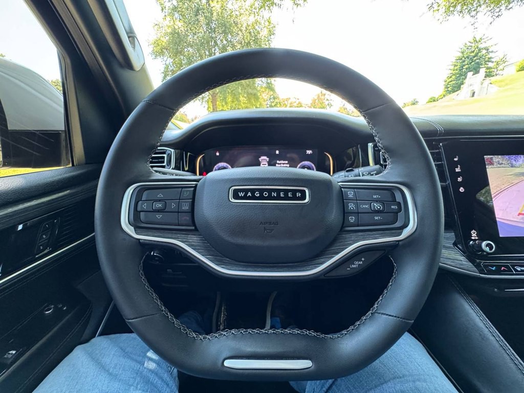 2022 Jeep Wagoneer Image 40