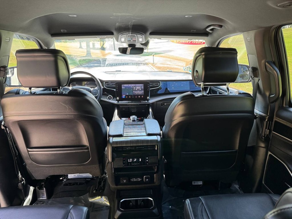 2022 Jeep Wagoneer Image 75