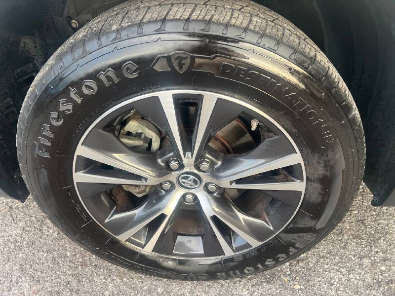 2019 Toyota Highlander Image 3