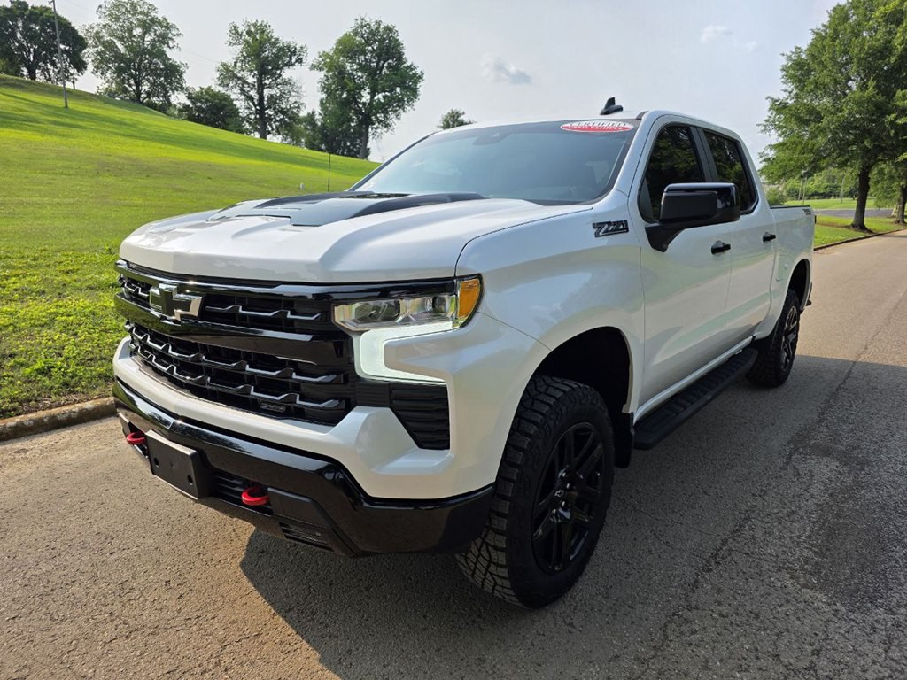 2023 Chevrolet Silverado 1500 Image 2