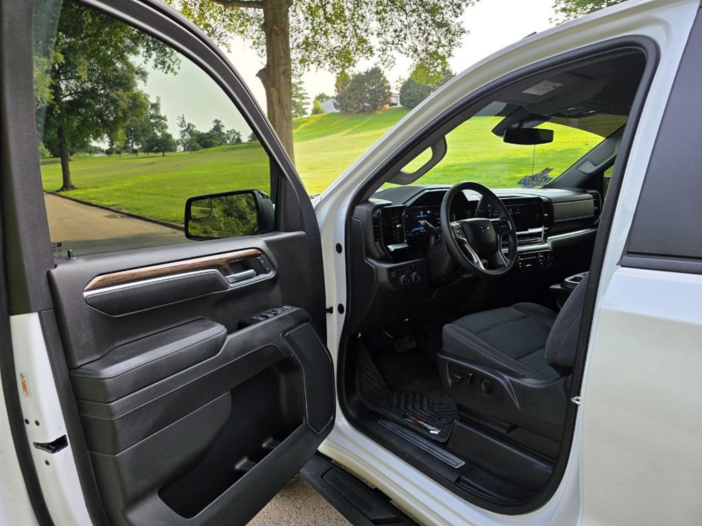 2023 Chevrolet Silverado 1500 Image 10