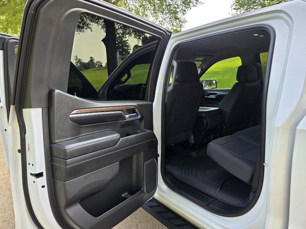 2023 Chevrolet Silverado 1500 Image 11