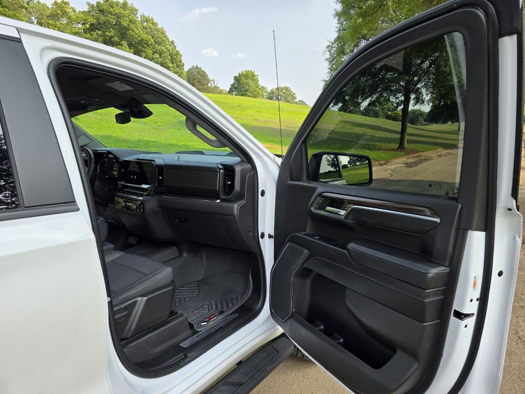 2023 Chevrolet Silverado 1500 Image 12