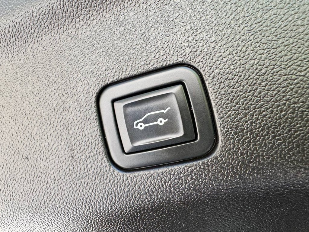 2021 Chevrolet Suburban Image 30