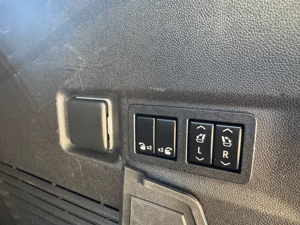 2021 Chevrolet Suburban Image 31