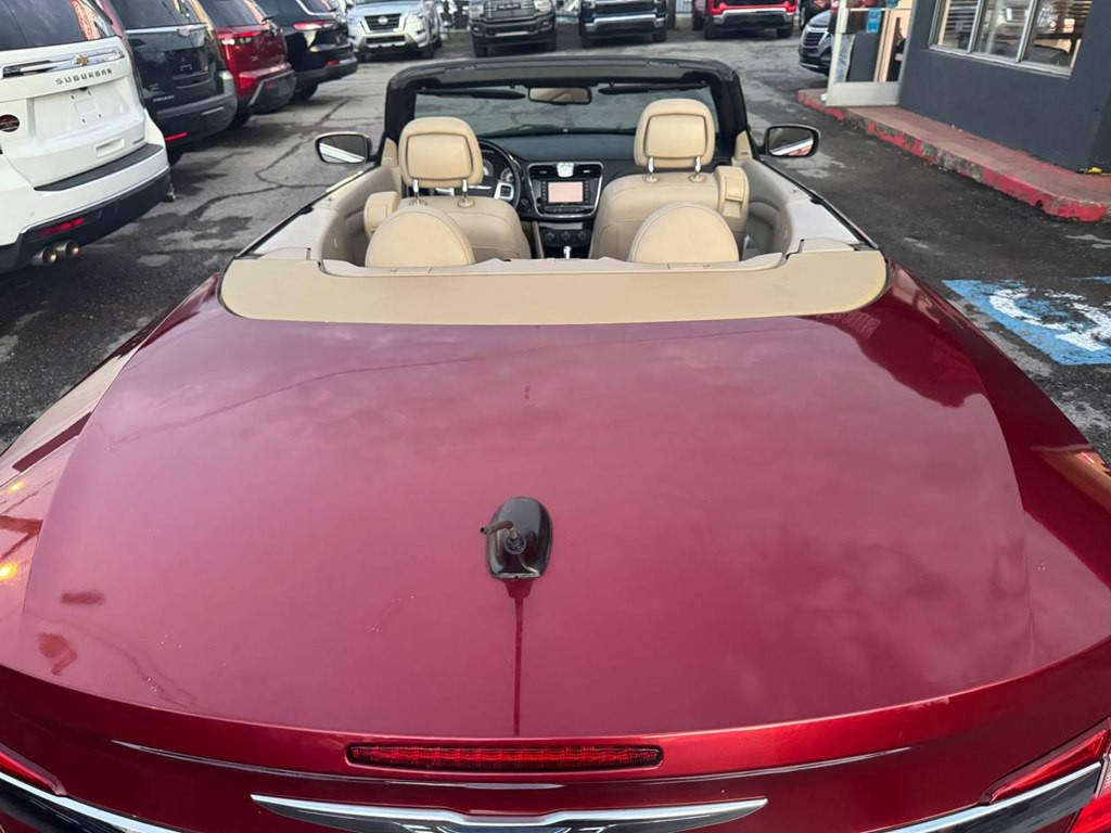 2012 Chrysler 200 Image 4