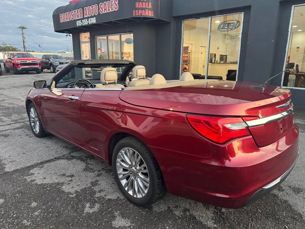 2012 Chrysler 200 Image 5