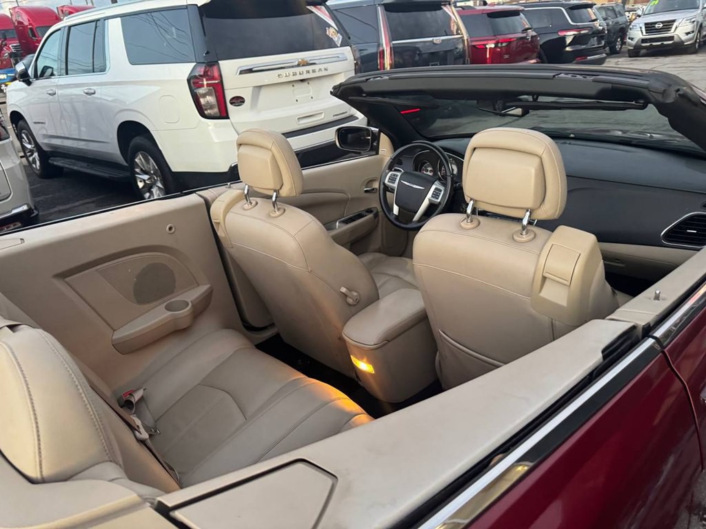 2012 Chrysler 200 Image 8