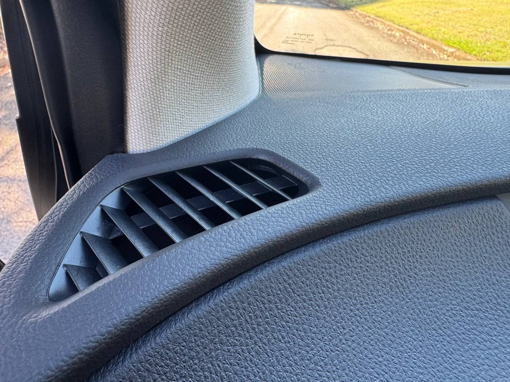 2022 Toyota Prius Image 38