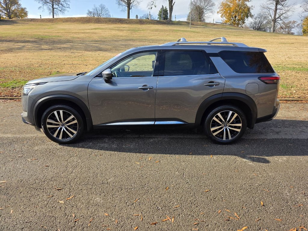 2024 Nissan Pathfinder Image 3