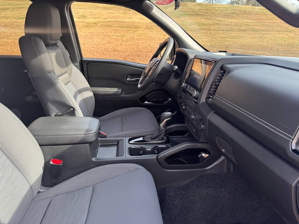 2023 Nissan Frontier Image 28