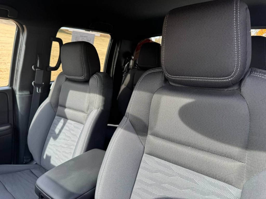 2023 Nissan Frontier Image 38