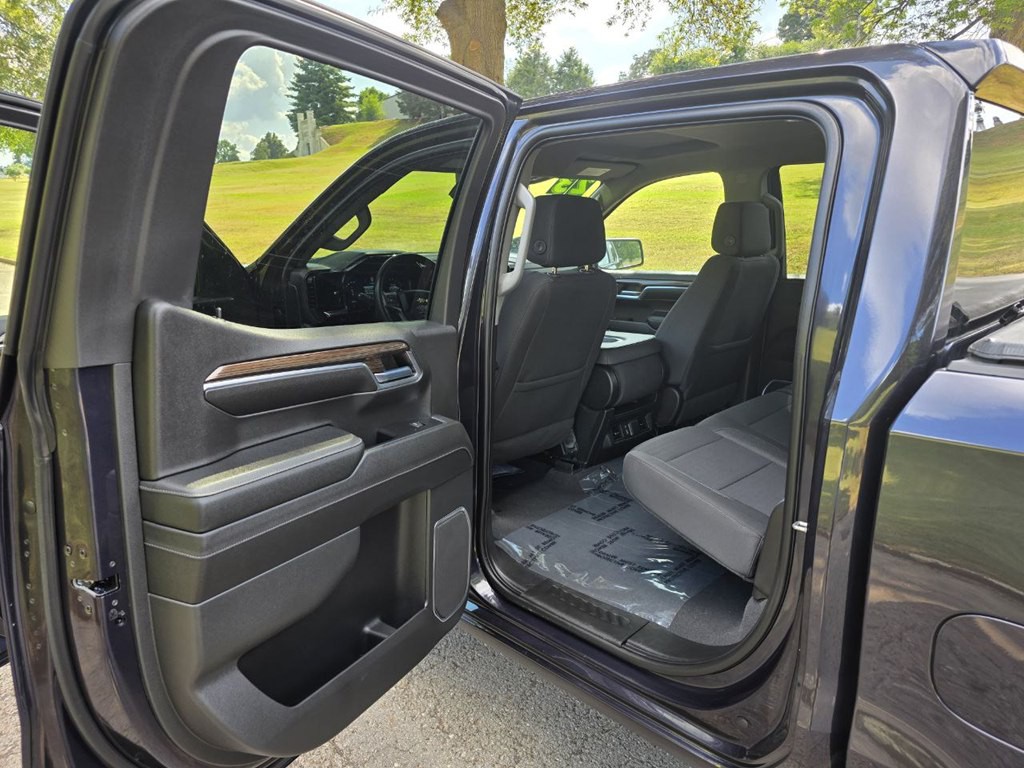 2023 Chevrolet Silverado 1500 Image 11