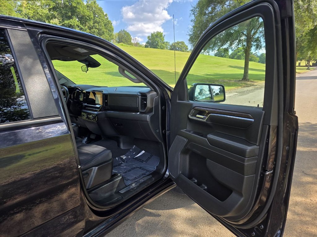 2023 Chevrolet Silverado 1500 Image 13