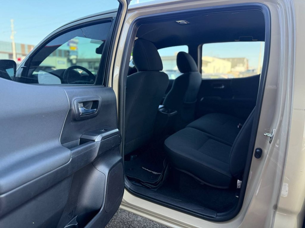 2020 Toyota Tacoma Image 11
