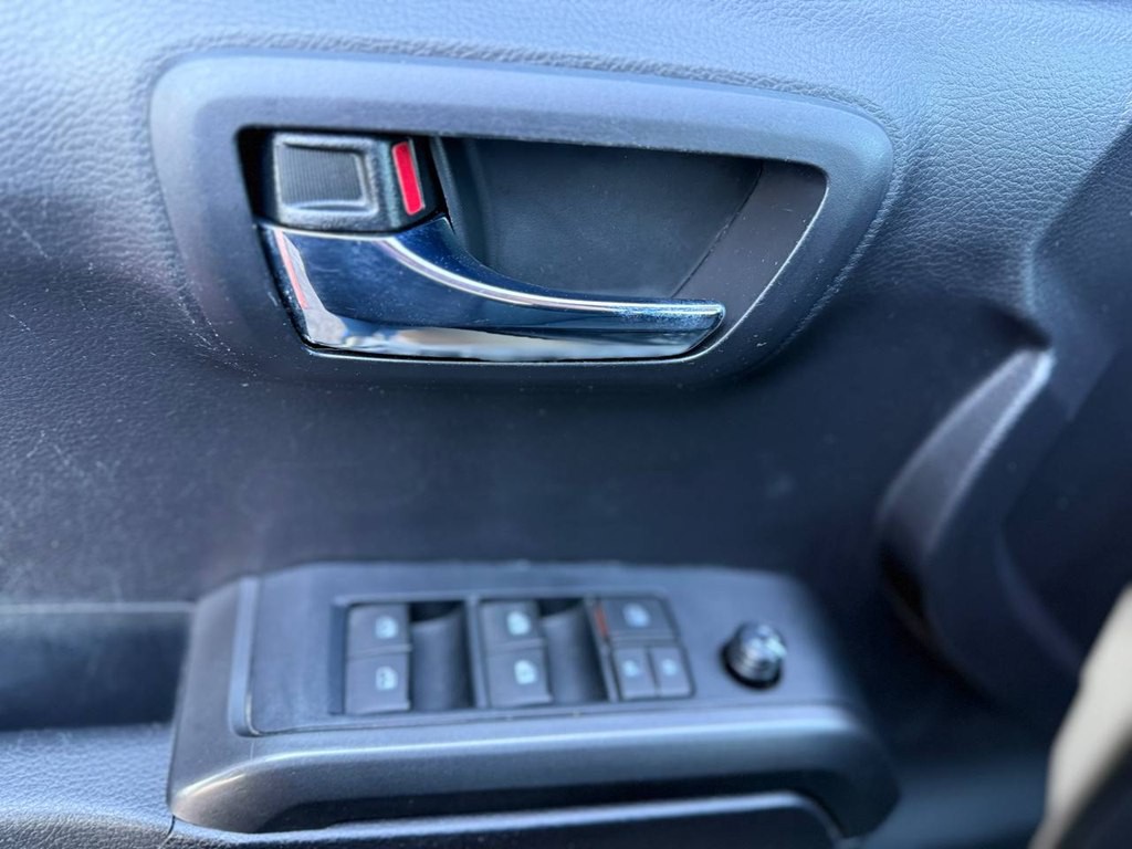 2020 Toyota Tacoma Image 15