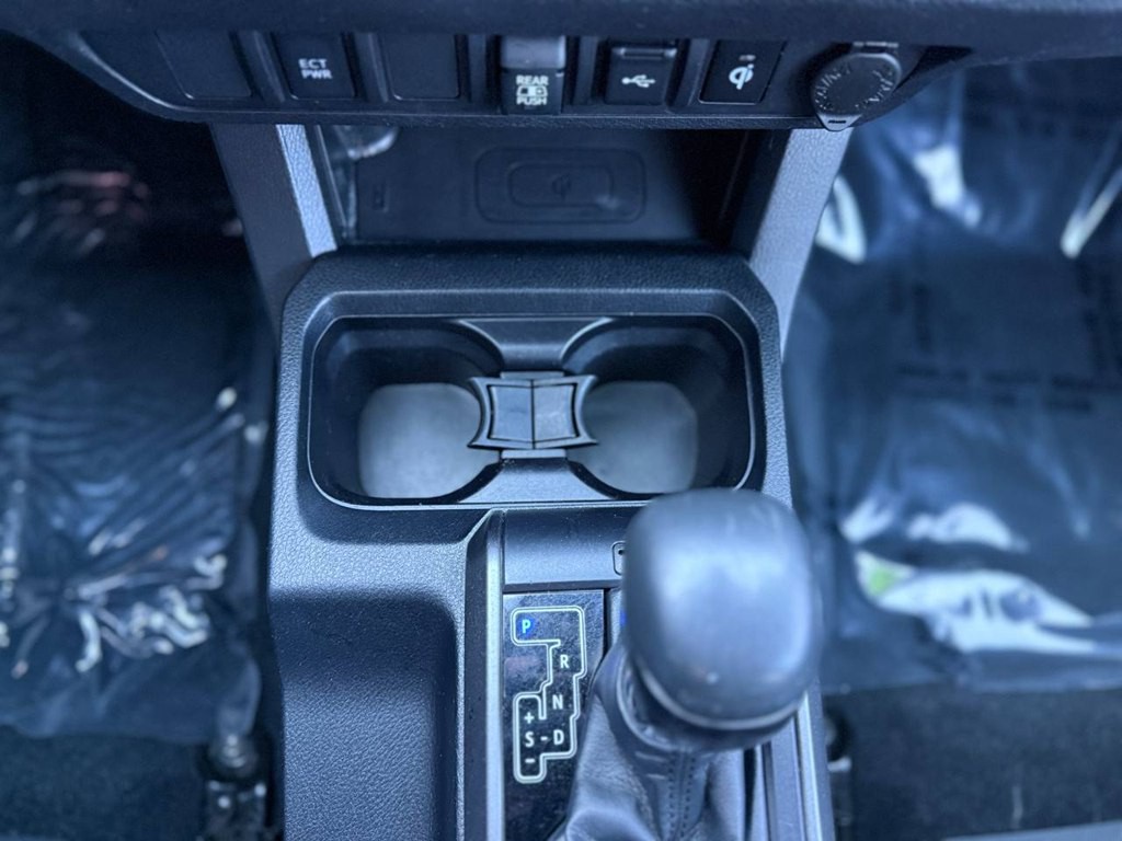 2020 Toyota Tacoma Image 21
