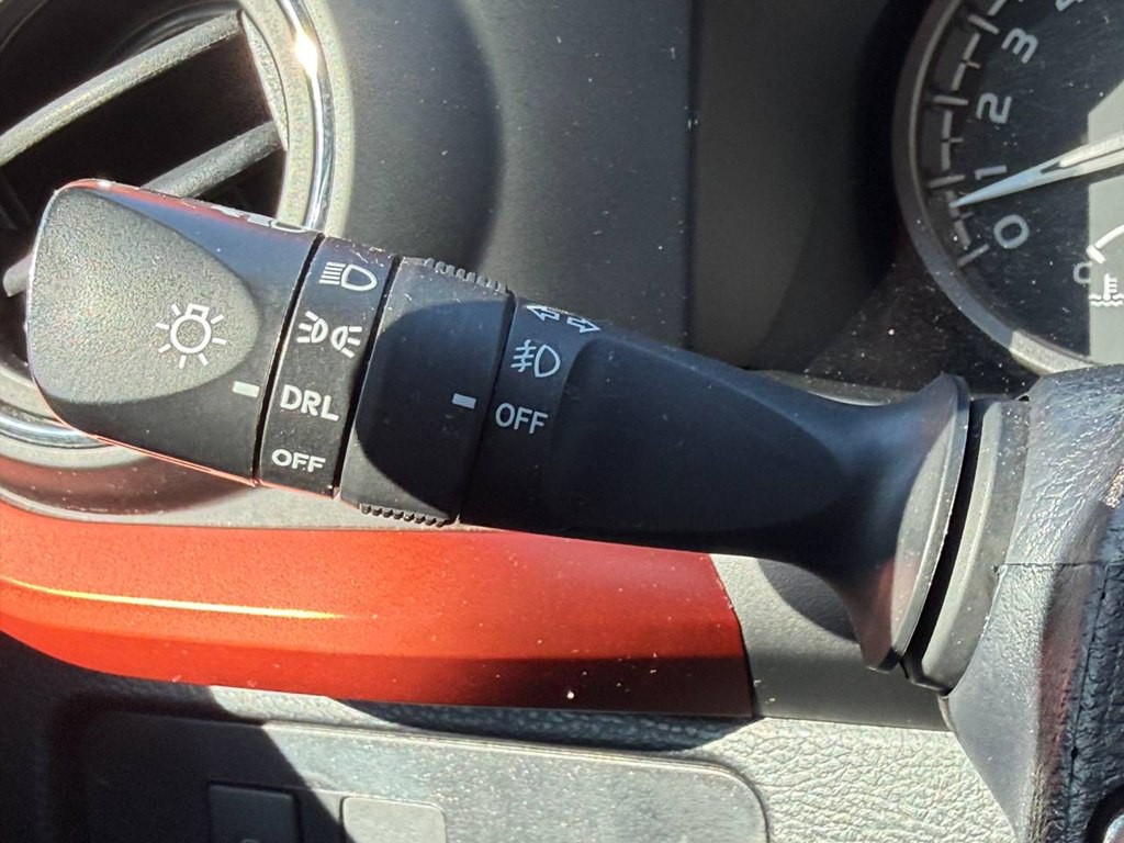 2020 Toyota Tacoma Image 32