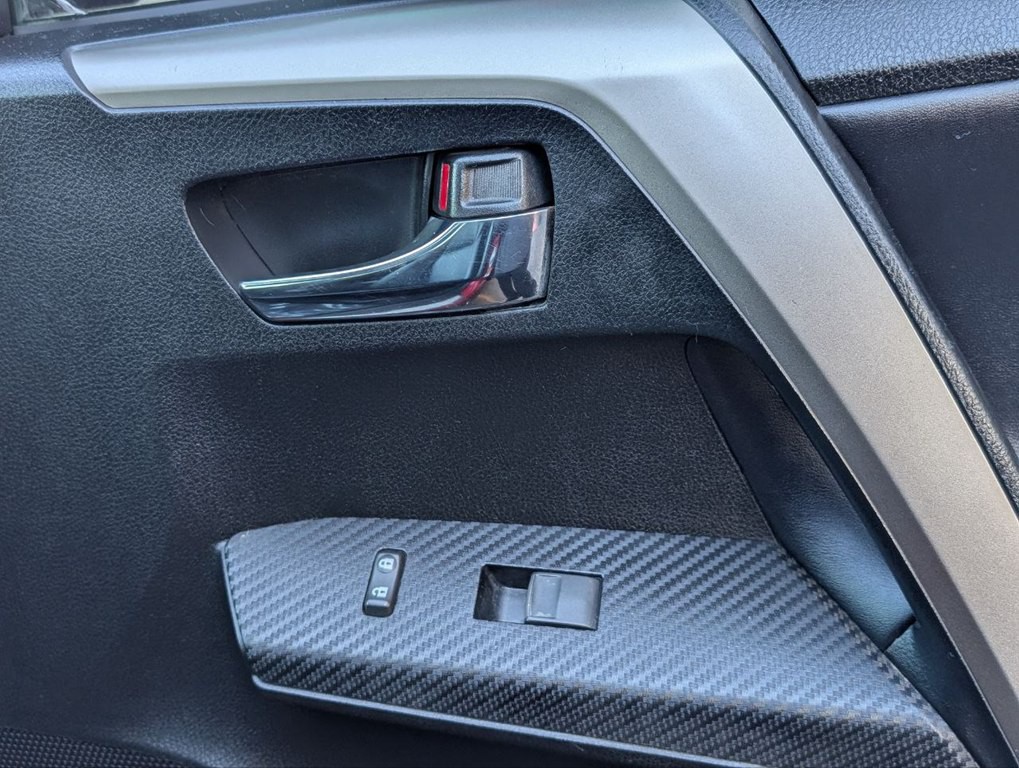 2015 Toyota Rav4 Image 15