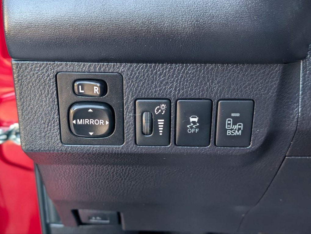 2015 Toyota Rav4 Image 21