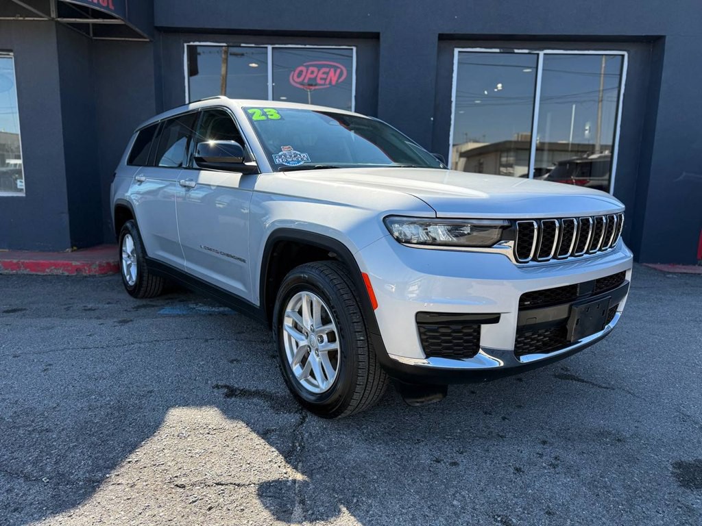 2023 Jeep Grand Cherokee Image 3