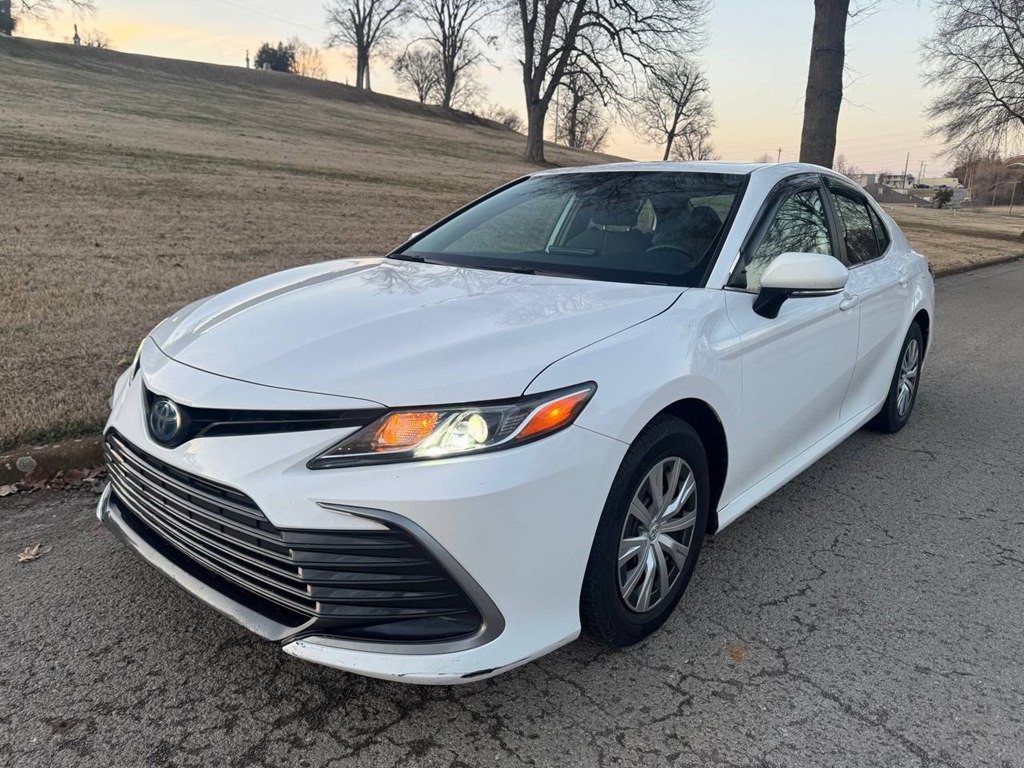 2022 Toyota Camry Image 2