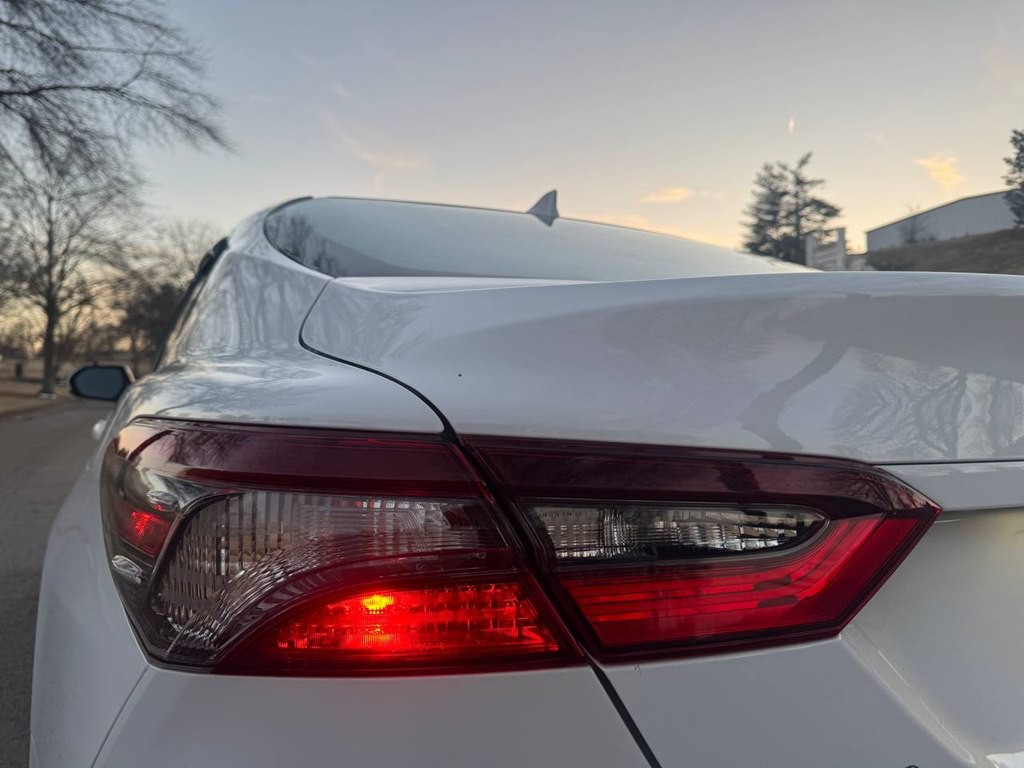 2022 Toyota Camry Image 17