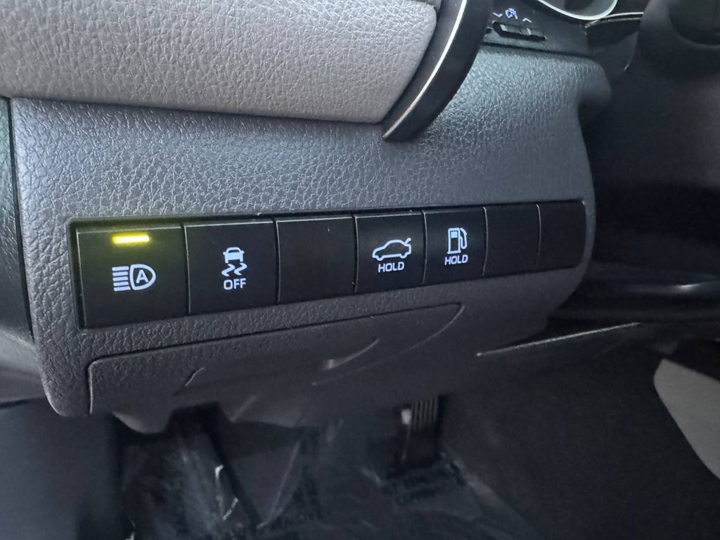 2022 Toyota Camry Image 21