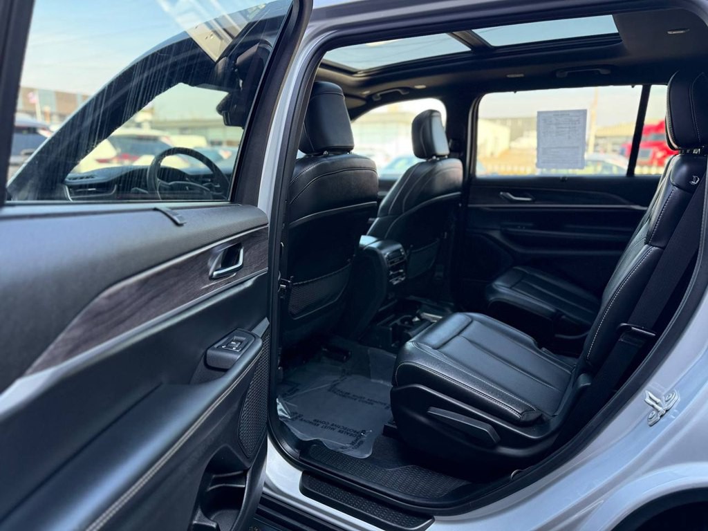 2024 Jeep Grand Cherokee Image 11