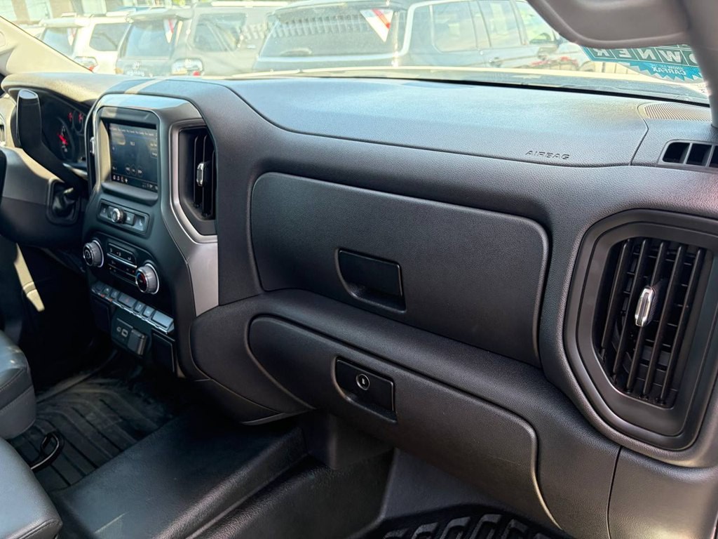 2025 Chevrolet Silverado 1500 Image 17
