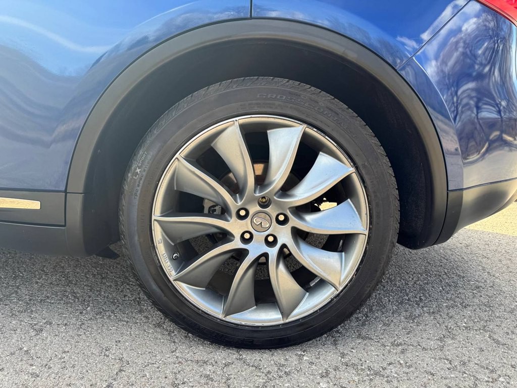 2012 INFINITI FX35 Image 11
