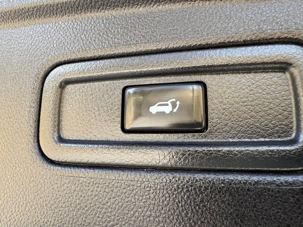 2012 INFINITI FX35 Image 17